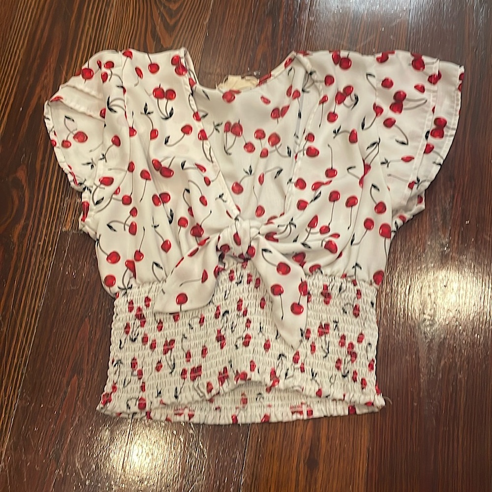 No frills cherry crop top size XL